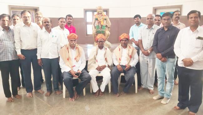 ಕರುನಾಡು ಗಾಂಧಿ ಸನ್ನಿಧಿಯಲ್ಲಿ ಸನ್ಮಾನಮಂಜಪ್ಪ ಹರ್ಡೇಕರ ಕಾಯಕ ಬದುಕು ಪರಿಶುದ್ಧ