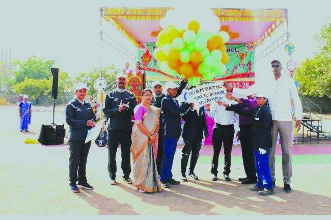 ಕ್ರೀಡೆಗಳು ಮಾನಸಿಕ ಮತ್ತು ದೈಹಿಕ ಸಮತೋಲನವನ್ನು ಕಾಪಾಡಲು ಪ್ರೋತ್ಸಾಹ ನೀಡುತ್ತವೆ