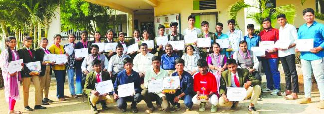 ಖನ್ನೂರ ವಿದ್ಯಾನಿಕೇತನ : ವಾಣಿಜ್ಯ ವಿದ್ಯಾರ್ಥಿಗಳ ಸಾಧನೆ   