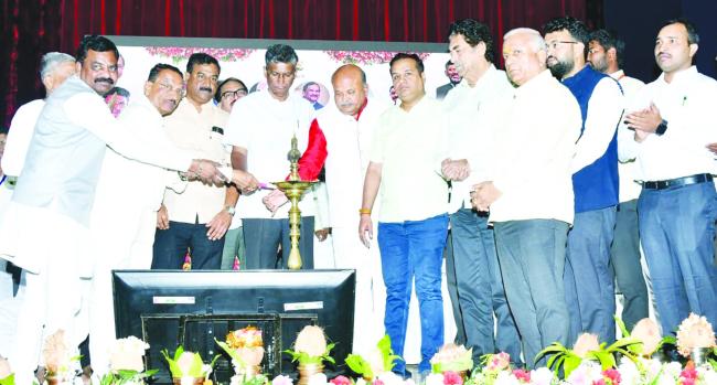 ಗ್ಯಾರಂಟಿ ಯೋಜನೆಗಳ ಜಾರಿ, ರಾಜ್ಯ ಸರ್ಕಾರ ದೇಶಕ್ಕೇ ಮಾದರಿ: ಸಚಿವ ಸತೀಶ್ ಜಾರಕಿಹೊಳಿ 