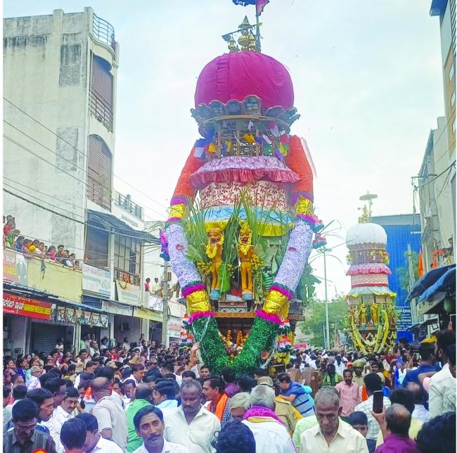 ಬಸವಣ್ಣ ಮತ್ತು ನೀಲಮ್ಮ ದೇವಿ ಜೋಡಿ ರಥೋತ್ಸವ  