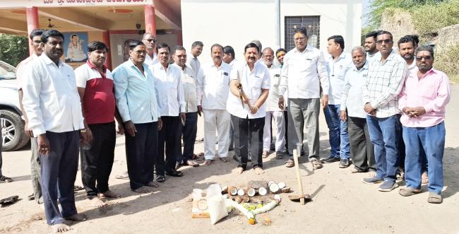 ರಸ್ತೆ, ಸೇತುವೆ ನಿರ್ಮಾಣಕ್ಕೆ ಹೆಚ್ಚಿನ ಆದ್ಯತೆ ನೀಡಲಾಗುತ್ತಿದೆ: ಶಾಸಕ ಐಹೊಳೆ 