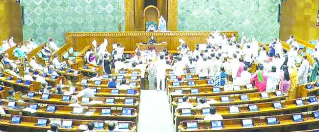 ಸಂಸತ್ತಿನಲ್ಲಿ ಎಸ್‌ಐಆರ್, ರಾಷ್ಟ್ರೀಯ ಭದ್ರತೆ ಕುರಿತು ಚರ್ಚೆಗೆ ಆಗ್ರಹ