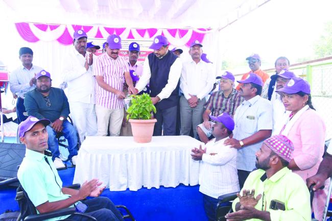 ಜಿಲ್ಲಾಮಟ್ಟದ ವಿಕಲಚೇತನರ ಕ್ರೀಡಾಕೂಟ  ಆತ್ಮವಿಶ್ವಾಸ ಹಾಗೂ ದೃಢಸಂಕಲ್ಪದೊಂದಿಗೆ ಮುನ್ನಡೆದು ಸಾಧನೆ ಮಾಡಿ  