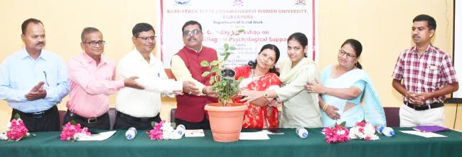 ಬದಲಾಗುತಿರುವ ಬದುಕಿನಲ್ಲಿ ಮಾನಸಿಕ ಆರೋಗ್ಯ ಕಾಪಾಡುವುದು ಅವಶ್ಯ