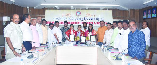 ಕ್ರೀಡೆಯನ್ನು ಪ್ರೋತ್ಸಾಹಿಸುವ ನಿಟ್ಟಿನಲ್ಲಿ ನಮ್ಮ ಸಂಸ್ಥೆ ಸದಾ ಮುಂದೆ: ಅವ್ವಾರು ಮಂಜುನಾಥ 