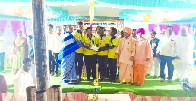 ರಸ ಪ್ರಶ್ನೆ ಸ್ಪರ್ಧೆ: ಬ್ರಿಲಿಯಂಟ್ ಶಾಲೆ ವಿದ್ಯಾರ್ಥಿಗಳಿಗೆ ಪ್ರಥಮ ಸ್ಥಾನ 