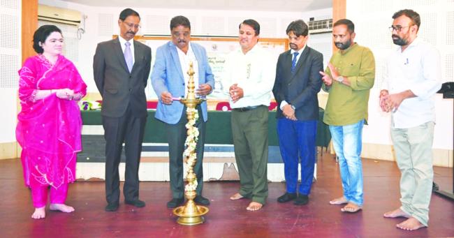 ಬಳ್ಳಾರಿ: ವಿಶ್ವ ವಿಕಲಚೇತನರ ದಿನಾಚರಣೆ ಕಾರ್ಯಕ್ರಮದಲ್ಲಿ ನ್ಯಾ.ರಾಜೇಶ್ ಎನ್‌. ಹೊಸಮನೆ ಅಭಿಮತ 