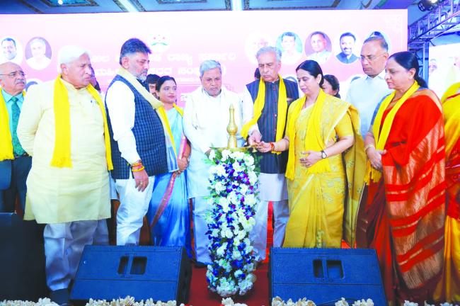 ಮಹಿಳೆಯರು ಮುಖ್ಯವಾಹಿನಿಗೆ ಬರಬೇಕು ಎಂಬುದೇ ನಮ್ಮ ಸರ್ಕಾರದ ಉದ್ದೇಶ: ಸಚಿವೆ ಲಕ್ಷ್ಮೀ ಹೆಬ್ಬಾಳಕರ್