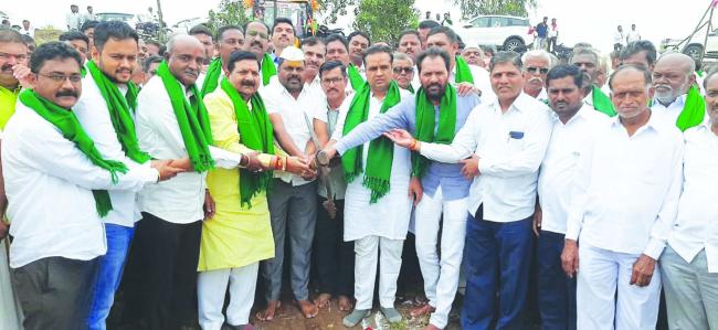 ಕರಗಾಂವ ಏತ ನೀರಾವರಿ: ಶಾಸಕ ದುರ್ಯೋಧನ ಐಹೊಳೆ ಚಾಲನೆ  