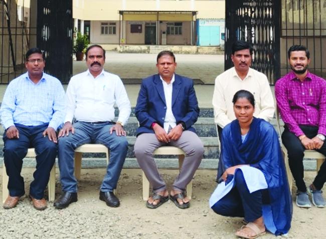 ಪ್ರೀತಿ ಹೊನಖಂಡೆ-ಯುನಿವ್ಹರಸಿಟಿ ಬ್ಲ್ಯೂ ಆಯ್ಕೆ 