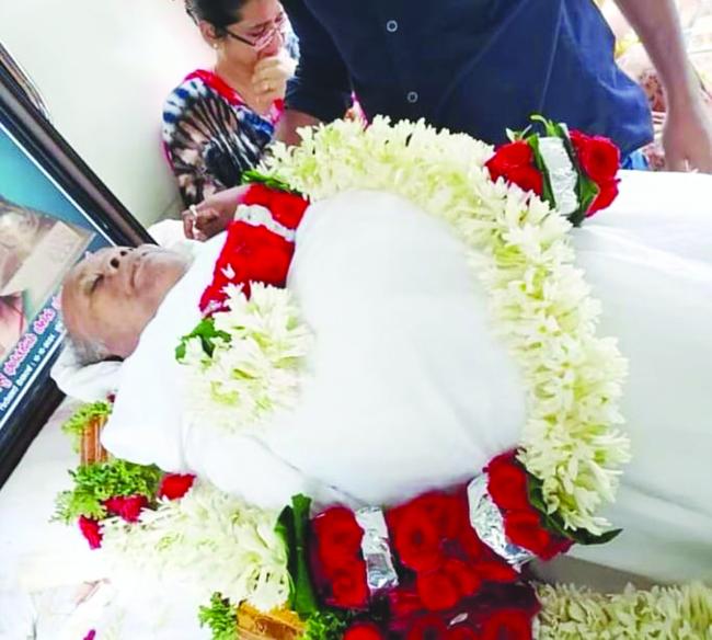 ಬಂಡಿಗಣಿಯ ಮಠದ ಆವರಣದಲ್ಲಿ ದಾನೇಶ್ವರ ಶ್ರೀಗಳ ಅಂತ್ಯಸಂಸ್ಕಾರ 