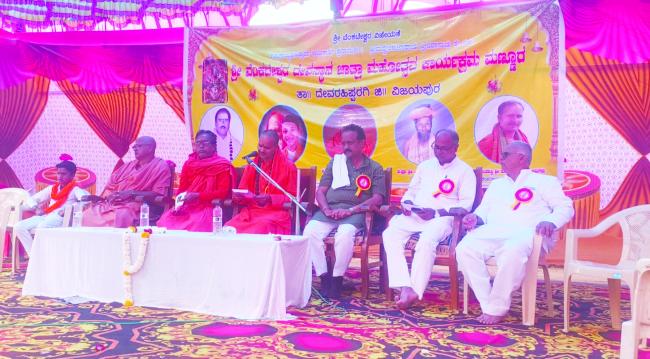 ಮಕ್ಕಳಿಗೆ ಬಾಲ್ಯದಲ್ಲೇ ಸಂಸ್ಕೃತಿ, ಸಂಸ್ಕಾರ ನೀಡಿ: ಕೆಸರಟ್ಟಿಯ ಸೋಮಲಿಂಗ ಶ್ರೀ 