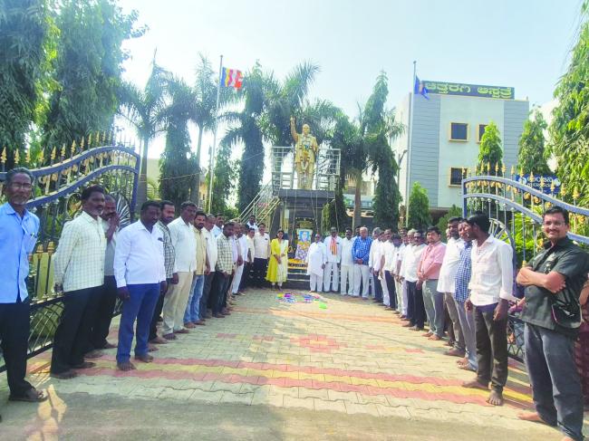 ಅಂಬೇಡ್ಕರ್ ಬದುಕಿನ ಆದರ್ಶಗಳು ನಮ್ಮೊಂದಿಗಿವೆ ಅವುಗಳು ಪ್ರಾಮಾಣಿಕ ಅನುಸರಣೆಯ ಅಗತ್ಯ : ಡಾ.ವಿನಯಾ ಹೂಗಾರ