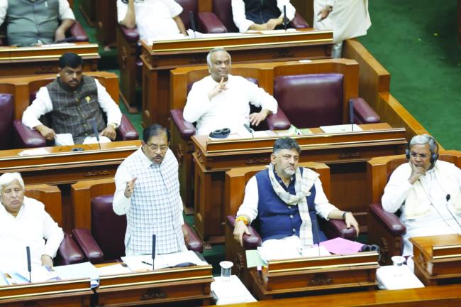 ಮನೆ ಮನೆಗೆ ಪೊಲೀಸ್ ಹಾಗೂ ಅಕ್ಕ ಪಡೆ ಯೋಜನೆಗಳಿಂದ ಅಪರಾಧ ಸಂಖ್ಯೆಯಲ್ಲಿ ಇಳಿಕೆ: ಡಾ. ಜಿ. ಪರಮೇಶ್ವರ್ 