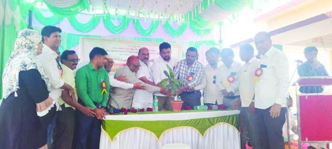 ಮಕ್ಕಳಲ್ಲಿ ಅಡಗಿರುವ ಪ್ರತಿಭೆ ಹೊರ ತರಲು ಪ್ರತಿಭಾ ಕಾರಂಜಿ ಉತ್ತಮ ವೇದಿಕೆಯಾಗಿದೆ:ಹನುಮಂತಪ್ಪ 