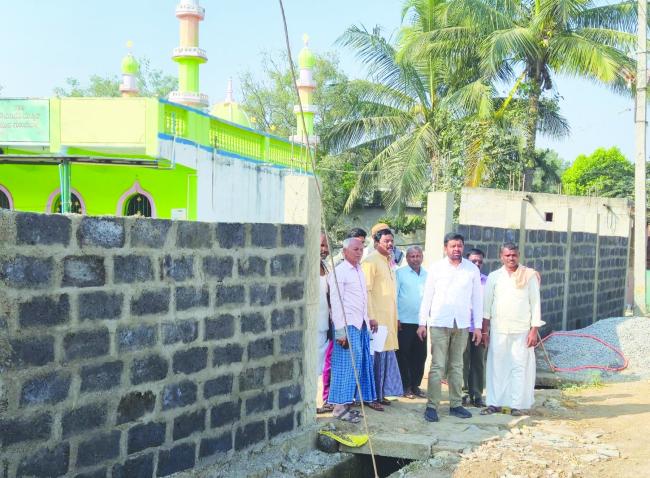 ಜುಮ್ಮಾ ಮಸೀದಿ ಕಾಮಗಾರಿ ಸ್ಥಳಕ್ಕೆ ಅಮ್ಜದ್ ಪಟೇಲ್ ಭೇಟಿ  