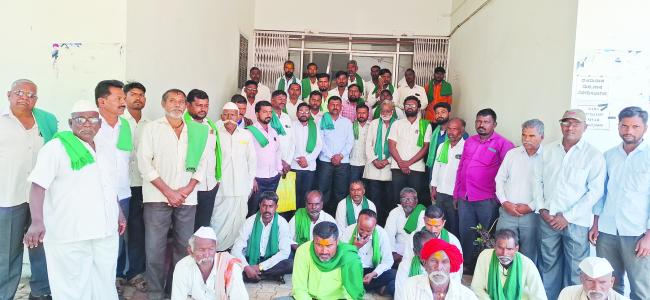 ರೈತರ ವಿವಿಧ ಬೇಡಿಕೆ ಈಡೇರಿಕೆಗೆ ಒತ್ತಾಯ 