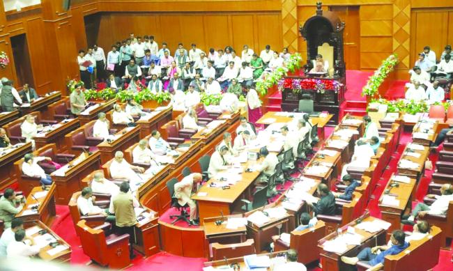ವಿಧಾನಸಭೆಯಲ್ಲಿ ವಿಧೇಯಕಗಳ ಮಂಡನೆ 