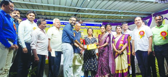 ನಿಷ್ಠೆ, ಶ್ರದ್ಧೆಯಿಂದ ವಿದ್ಯಾಭ್ಯಾಸ ಮಾಡಿದರೆ ಉತ್ತಮ ಭವಿಷ್ಯ ನಿರ್ಮಾಣ : ಡಾ.ಕಾರ್ತಿಕಗೌಡ