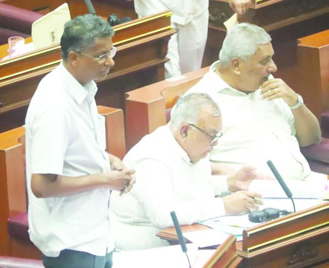 ವಿಜಯನಗರ ಜಿಲ್ಲೆಗಳಲ್ಲಿ ಕಲ್ಯಾಣ ಪಥ ಚತುಷ್ಪಥ ರಸ್ತೆ ನಿರ್ಮಾಣ: ಸಚಿವ ಸತೀಶ ಜಾರಕಿಹೊಳಿ