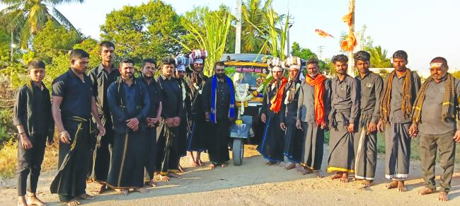 ಅಯ್ಯಪ್ಪ ಸ್ವಾಮಿ ಮಾಲಾಧಾರಿಗಳಿಂದ ಶಬರಿಮಲೆಗೆ ಪಾದಯಾತ್ರೆ 