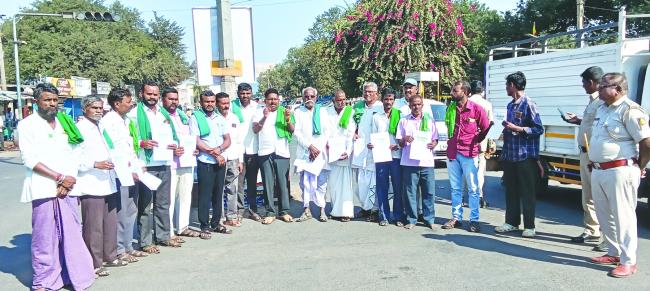  ರೈತ ಸಂಘದಿಂದ ಸುವರ್ಣ ವಿಧಾನಸೌಧಕ್ಕೆ ಮುತ್ತಿಗೆ 