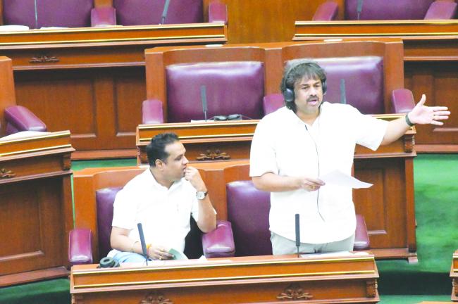 ಮಕ್ಕಳ ಶೂ-ಸಾಕ್ಸ್‌ ಅನುದಾನ ಪೂರ್ಣ ಬಿಡುಗಡೆ: ಸಚಿವ ಎಸ್‌.ಮಧುಬಂಗಾರಪ್ಪ 