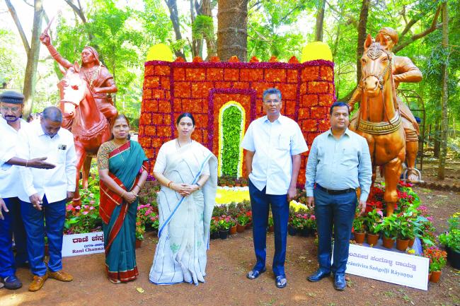ಫಲಪುಷ್ಪ ಪ್ರದರ್ಶನಕ್ಕೆ ಸಚಿವರಿಂದ ಚಾಲನೆ 