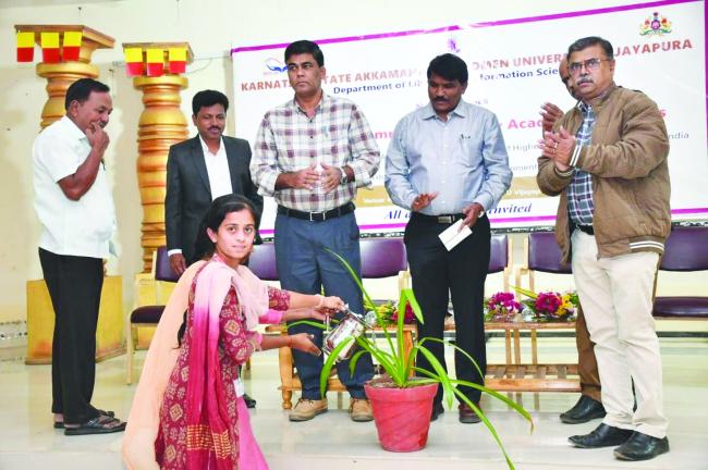 ‘ಇಂಡಸ್ಟ್ರಿ-ಅಕ್ಯಾಡೆಮಿಯಾ ಲಿಂಕೇಜೆ’ ಎಂಬ ವಿಷಯದ ಕುರಿತ ಕಾರ್ಯಾಗಾರ ಉದ್ಘಾಟನೆ 