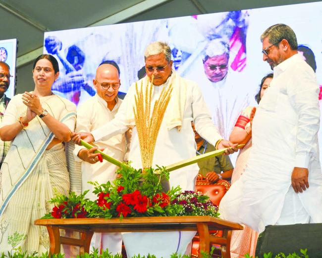 ಸ್ವ-ಸಹಾಯ ಗುಂಪುಗಳ ಉತ್ಪನ್ನ ಮಾರಾಟಕ್ಕೆ ರಾಷ್ಟ್ರಮಟ್ಟದಲ್ಲಿ ಉತ್ತೇಜನ: ಸಿ.ಎಂ ಸಿದ್ದರಾಮಯ್ಯ 