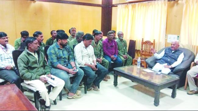 ವಿಧ್ಯುತ್ತ ಸಂಪರ್ಕ ಕಲ್ಪಿಸಿ ರೈತರಿಗೆ ಅನುಕೂಲ ಮಾಡಿಕೊಡಿ : ಹೆಸ್ಕಾಂ ಅಧ್ಯಕ್ಷ ಖಾದ್ರಿ 