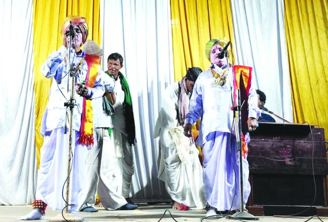 ಮನರಂಜಿಸಿದ ಸಂಗ್ಯಾಬಾಳ್ಯಾ ಸಾಮಾಜಿಕ ಬೈಲಾಟ