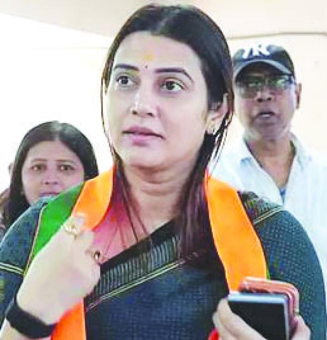 ಶಿವಸೇನೆ (ಯುಬಿಟಿ)ಗೆ ಬಿಗ್ ಶಾಕ್: ತೇಜಸ್ವಿ ಘೋಸಲ್ಕರ್ ಬಿಜೆಪಿಗೆ