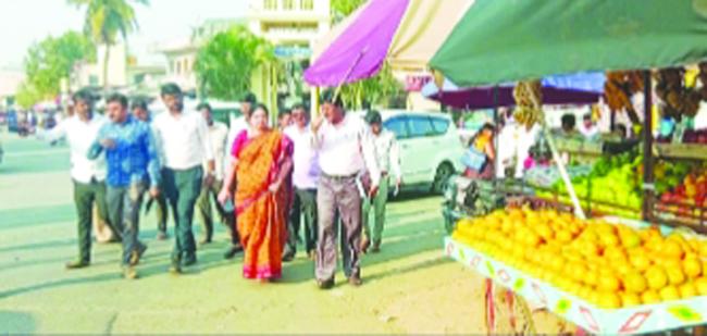 ಪುಟ್ ಪಾತ್  ಮೇಲಿನ ಅಂಗಡಿಗಳು ತೆರವಿಗೆ ಅಗತ್ಯ ಕ್ರಮ - ಜಿಲಾಧಿಕಾರಿ