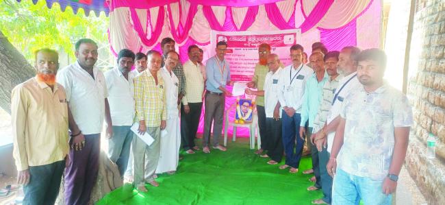 ವಿವಿಧ ಬೇಡಿಕೆಗಳ ಈಡೇರಿಕೆಗೆ ಆಗ್ರಹಿಸಿ, ಅನಿರ್ಧಿಷ್ಠಾವಧಿ ಮುಷ್ಕರ 