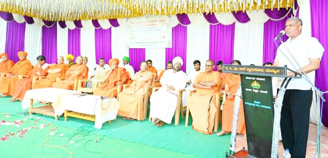 ಮಠ-ಮಾನ್ಯಗಳಿಂದ ಮಾತ್ರ ಸಮಾಜವು ಪ್ರಗತಿ ಸಾಧಿಸಲಿಕ್ಕೆ ಸಾಧ್ಯ: ಬಾಲಚಂದ್ರ ಜಾರಕಿಹೊಳಿ