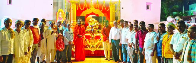 ಅಮ್ಮಿನಬಾವಿಗೆ ಆಗಮಿಸಿದ ಮೈಸೂರು ಸುತ್ತೂರುಮಠದ ಜಾತ್ರಾ ಮಹೋತ್ಸವ