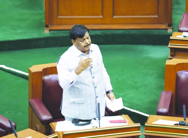 ವಸತಿ ಶಾಲೆಗಳಿಗೆ ಮೂಲಸೌಕರ್ಯ ಹಾಗೂ ಇನ್ನಿತರ ಪರಿಕರಗಳ ಸರಬರಾಜು: ಸಚಿವ ಡಾ. ಹೆಚ್‌.ಸಿ.ಮಹಾದೇವಪ್ಪ 