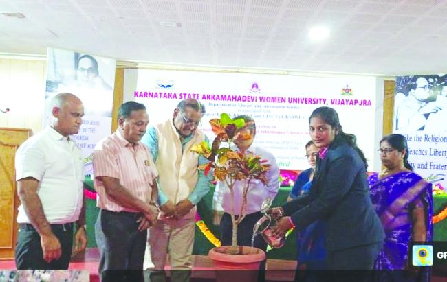 “ಸ್ವಯಂ ಉದ್ಯೋಗ ಕೌಶಲ್ಯಗಳಿಗೆ ಮಾಹಿತಿ ಸಾಕ್ಷರತೆ ಅಗತ್ಯ” ಹಿ ಪ್ರೊ. ಪಿ. ಜಿ. ತಡಸದ