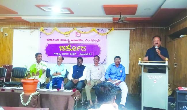 ‘ವಚನ ಸಾಹಿತ್ಯವು ನಾಡಿನ ಅಂಕುಡೊಂಕುಗಳನ್ನು ತಿದ್ದುವ ಕೆಲಸ ಮಾಡುತ್ತದೆ’ 