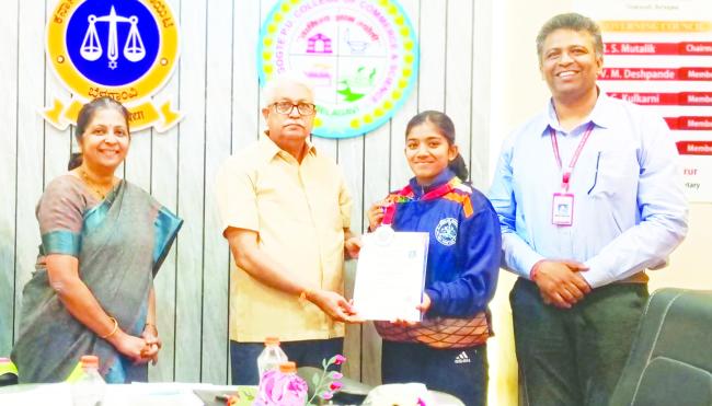 ಗೋಗಟೆ ಪಿಯು ಕಾಲೇಜ್ ವಿದ್ಯಾರ್ಥಿನಿ ಗಾಯತ್ರಿ ಕದಮ್ ರಾಷ್ಟ್ರ ಮಟ್ಟದಲ್ಲಿ ಸಾಧನೆ 