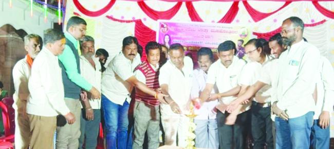 ಗ್ರಾಮ ಮತ್ತು ದೇವಸ್ಥಾನದ ಏಳಿಗೆಗೆ ಶ್ರಮಿಸೋಣ: ಶೇಖರ ಅಂಗಡಿ 