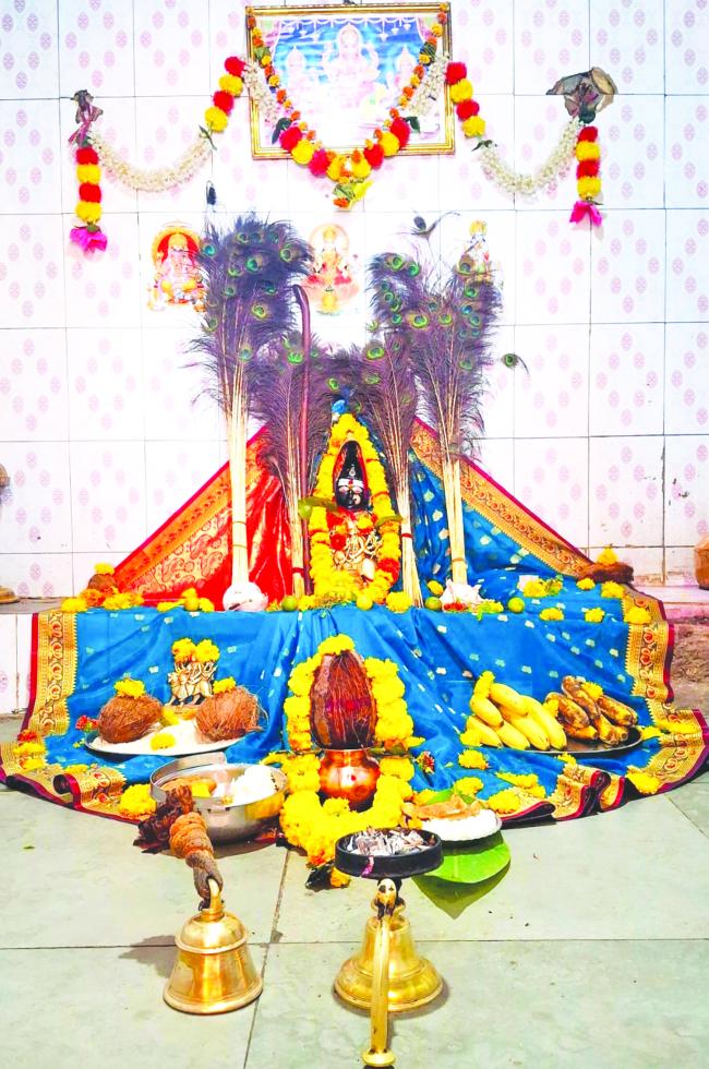 ವಿಶೇಷ ಅಲಂಕಾರಗೊಂಡ ಬೆಟಗೇರಿ ಲಕ್ಷ್ಮೀದೇವಿ 