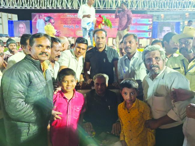 ಸನ್ಮನ್ಯ ಬಸವರಾಜ ಎಸ್‌. ಹೊರಟ್ಟಿ ಅವರಿಗೆ ಗೌರವ ಸನ್ಮಾನ 