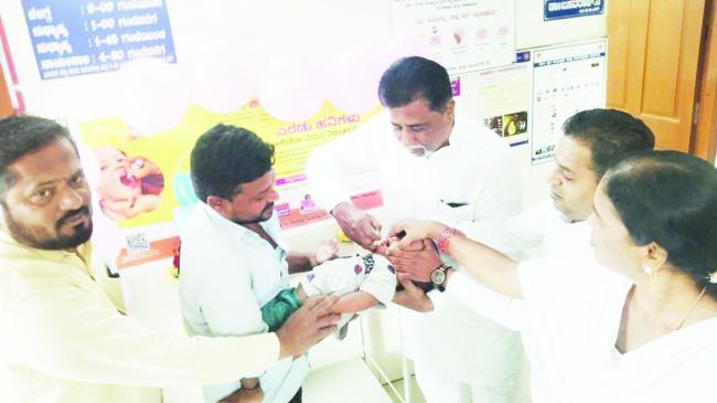 ಚಿತ್ತವಾಡ್ಗಿಯಲ್ಲಿ ಪೋಲೀಯೋ ಹನಿ ಹಾಕುವ ಮೂಲಕ ಚಾಲನೆ