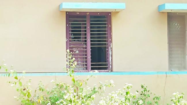 ಮನೆಯ ಕಿಟಕಿ ಮುರಿದು ನಗದು,ಚಿನ್ನಾಭರಣ ಕಳ್ಳತನ