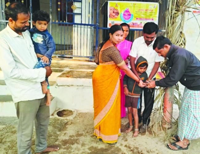 ಮಕ್ಕಳಿಗೆ ತಪ್ಪದೇ ಪೋಲಿಯೋ ಹಾಕಿಸಿ 