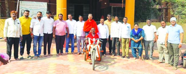 ಸೋತವನ ಕೈ ಹಿಡಿದ ಗೆಳೆಯರ ಕಾರ್ಯ ಮಾದರಿ: ಪ್ರಭು ಸ್ವಾಮೀಜಿ