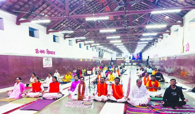 ಪತಂಜಲಿ ವತಿಯಿಂದ ಶ್ರೀ ಸಿದ್ಧಾರೂಢ ಸ್ವಾಮೀಜಿ ಮಠದಲ್ಲಿ ವಿಶ್ವ ಧ್ಯಾನ ದಿನ ವಿಜೃಂಭಣೆಯಿಂದ ಆಚರಣೆ 